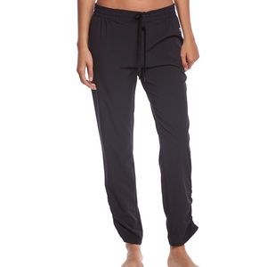 Marika Lightweight Set Go Woven Joggers